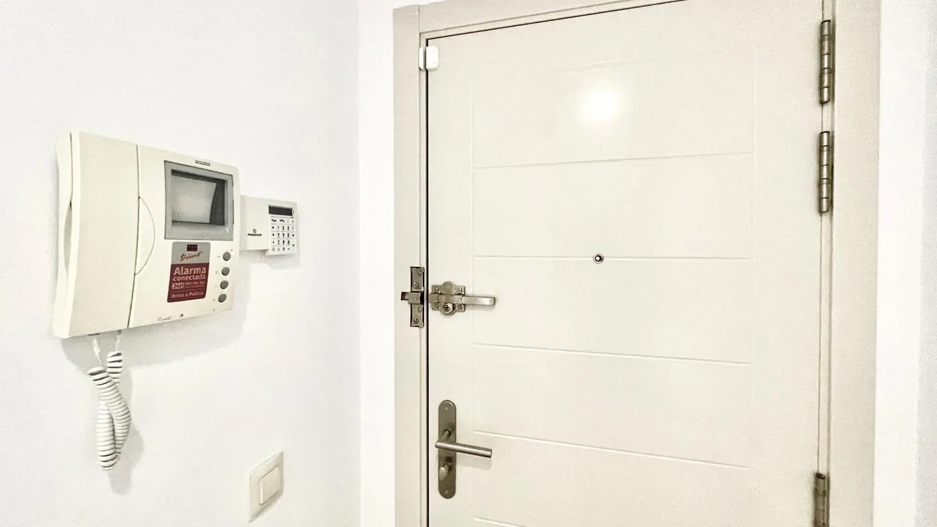 Maravilloso Apartamento Centrico De 70M2, Jardin Propio 40M2 Con Piscina Para Ninos Y Parking Opcional Málaga España